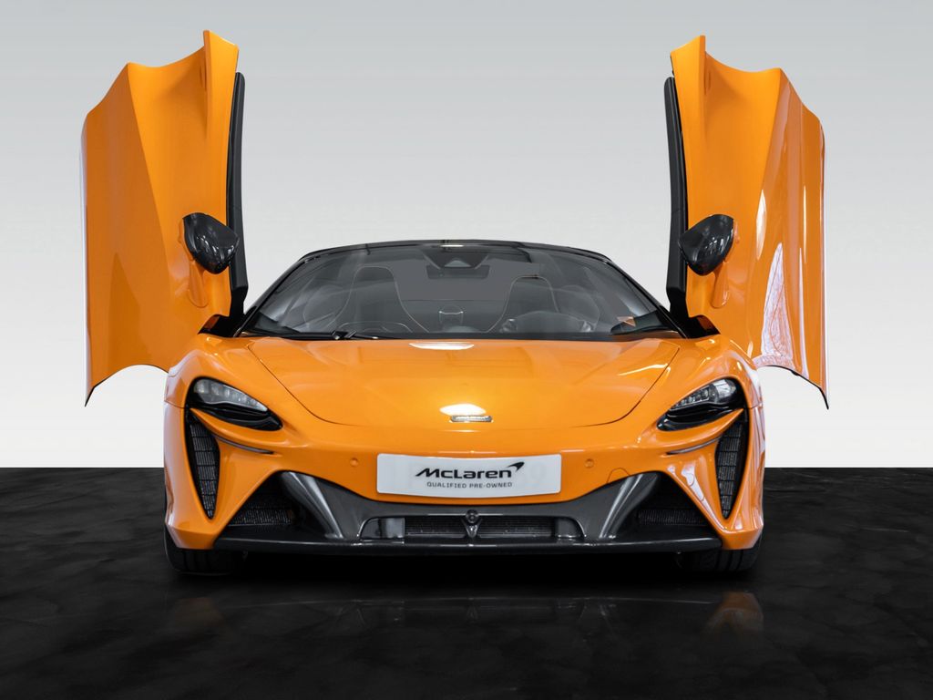 McLaren Artura 2024