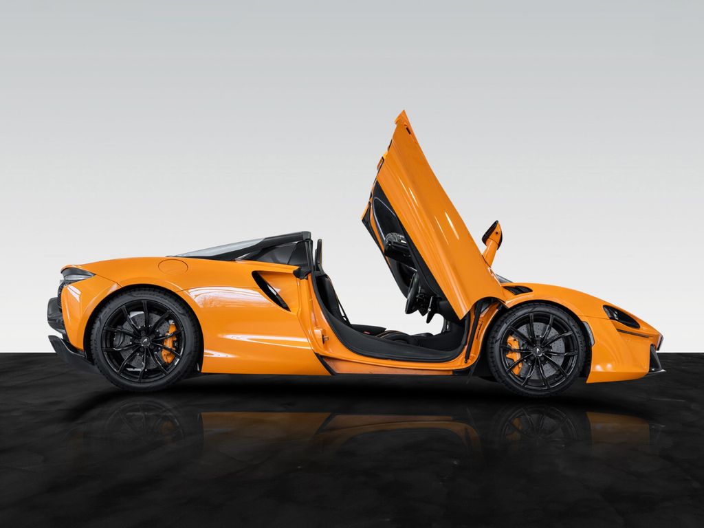 McLaren Artura 2024