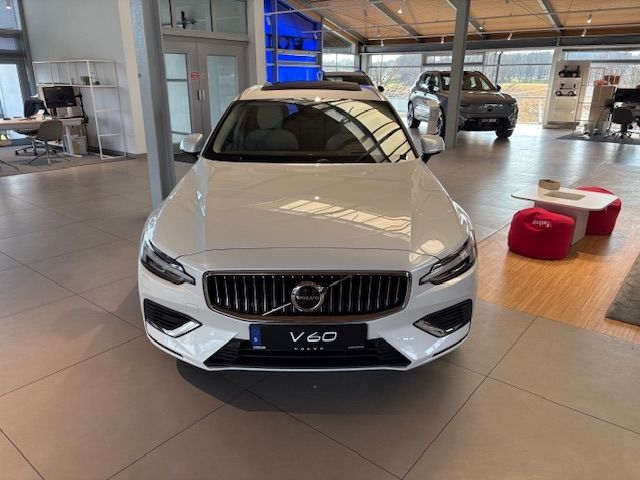 Volvo V60 2025