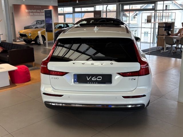 Volvo V60 2025