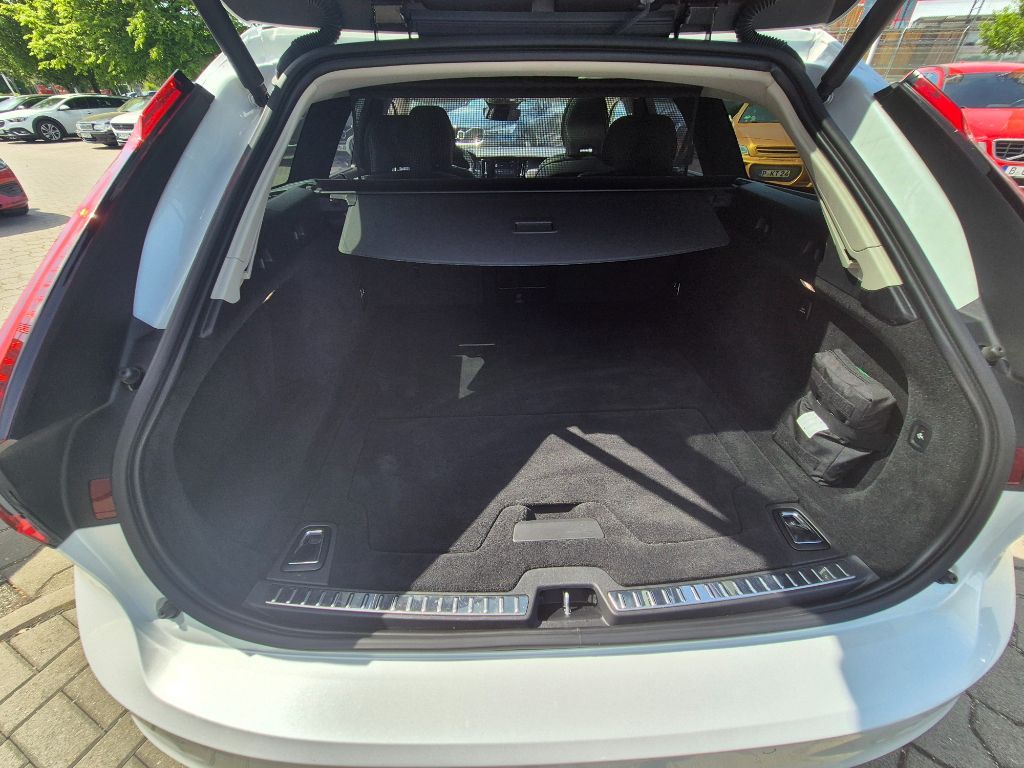 Volvo V90 2022