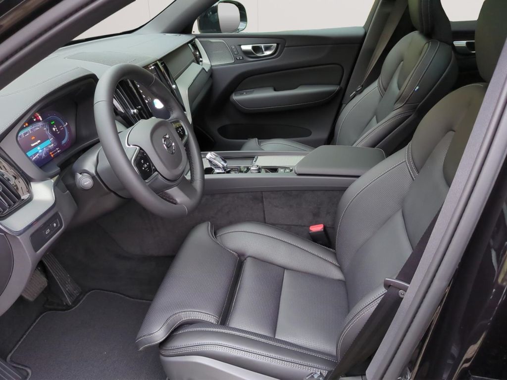 Volvo XC60 2025