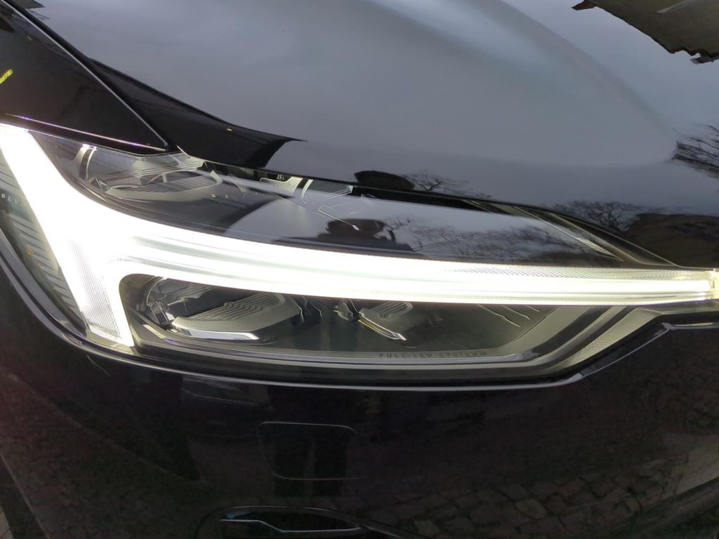 Volvo XC60 2025