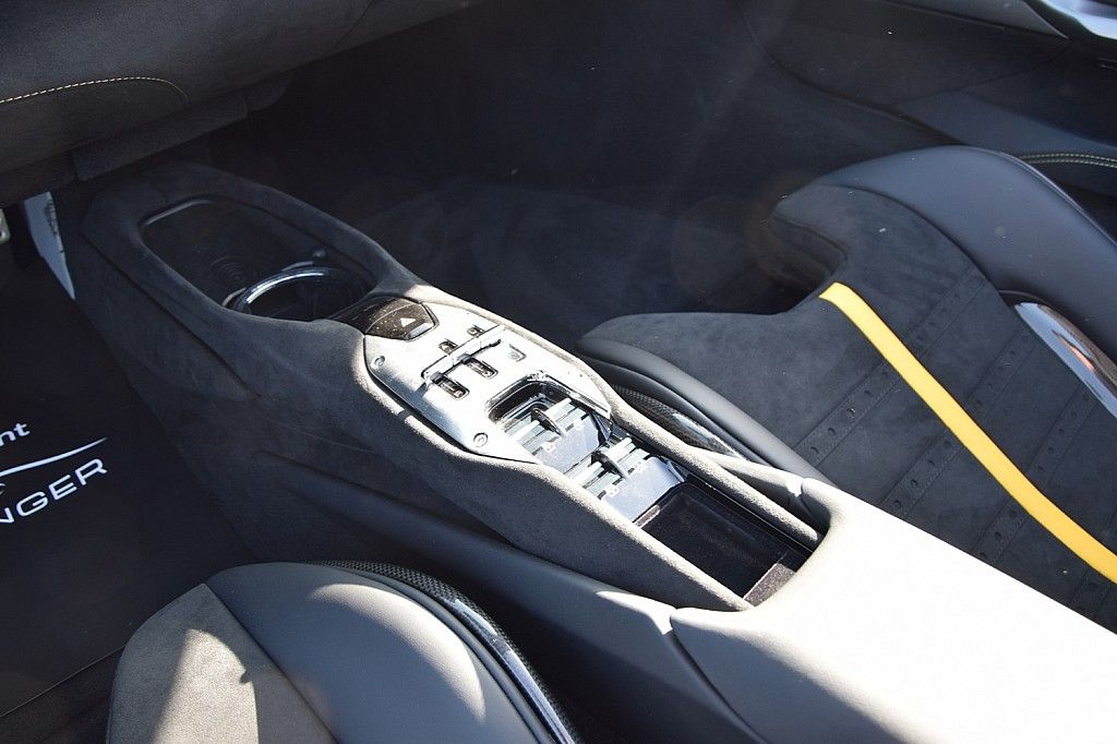 Ferrari 296 GTB 2025