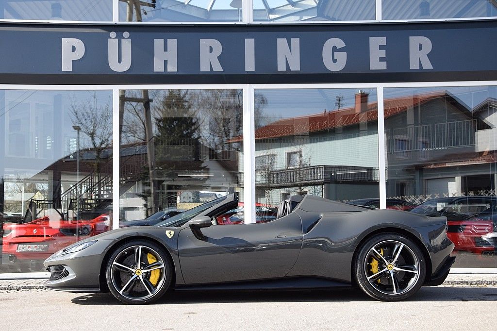 Ferrari 296 GTB 2025