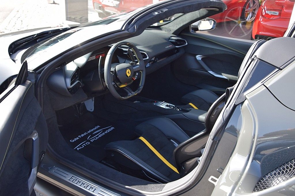 Ferrari 296 GTB 2025