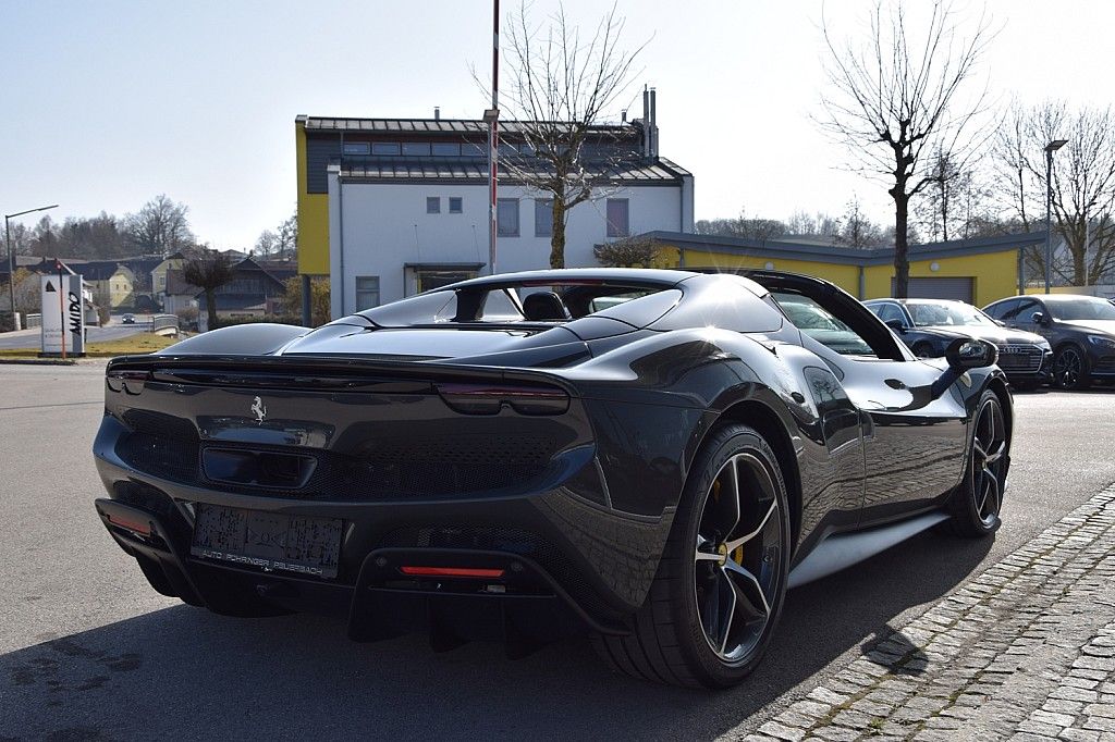 Ferrari 296 GTB 2025