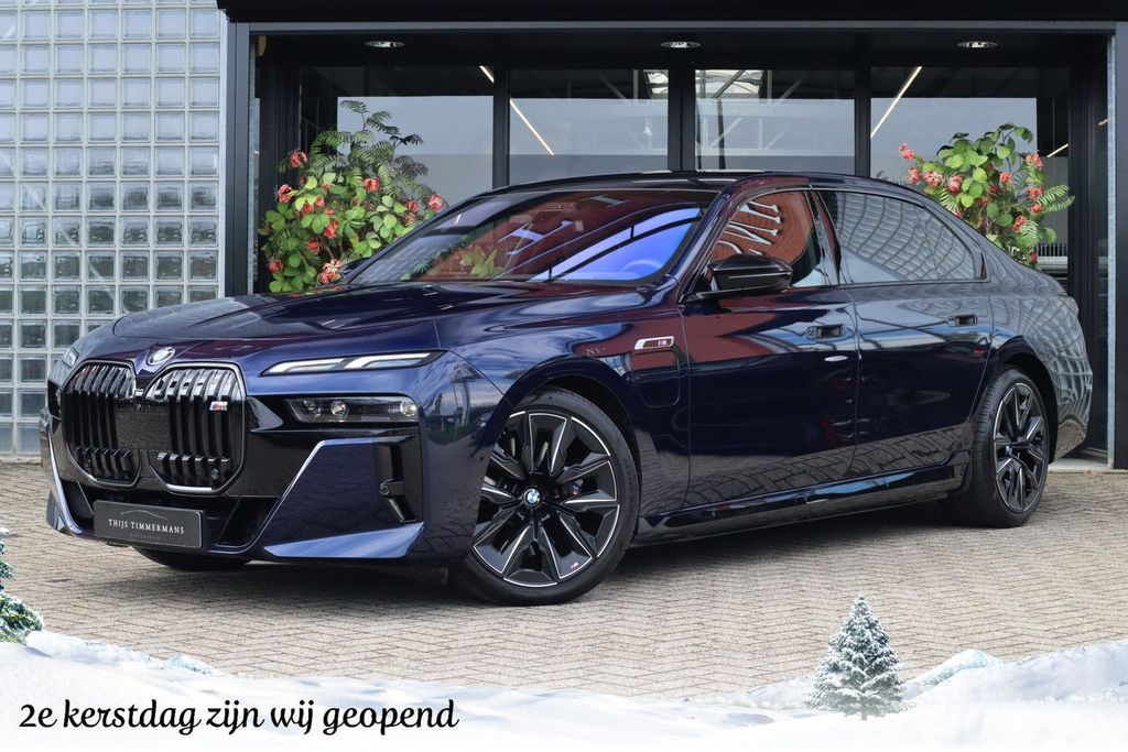 BMW M760 2024