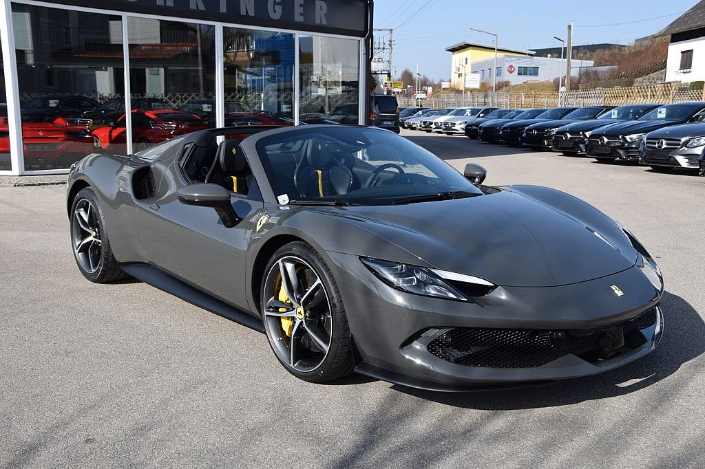 Ferrari 296 GTB 2025