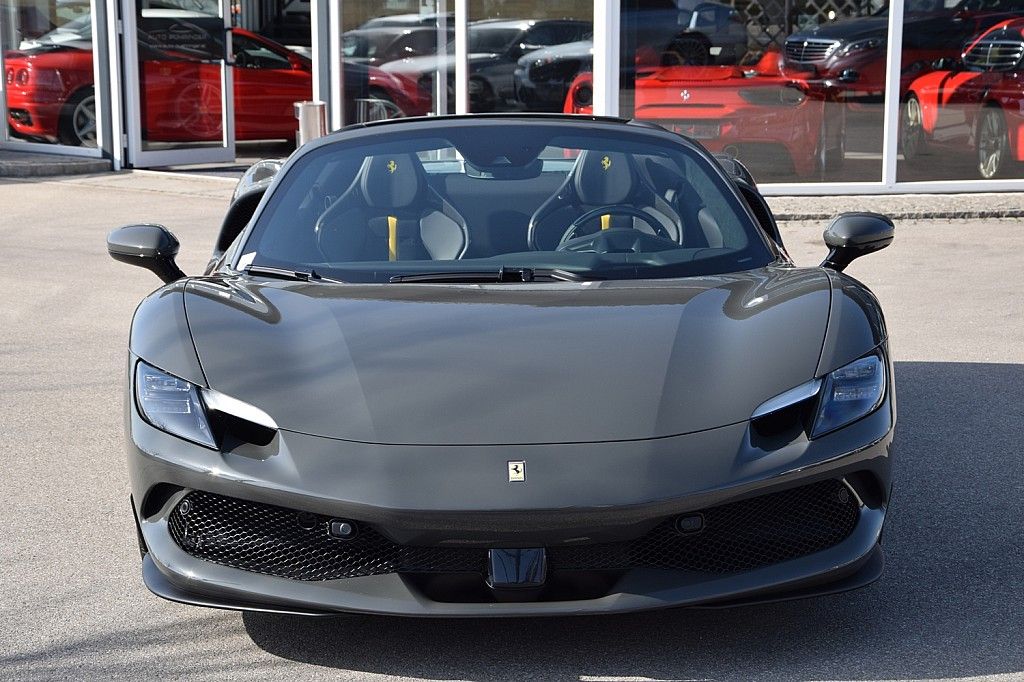 Ferrari 296 GTB 2025