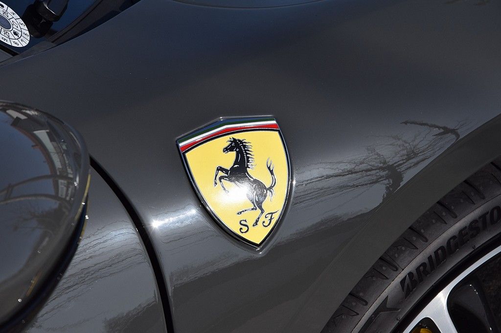 Ferrari 296 GTB 2025