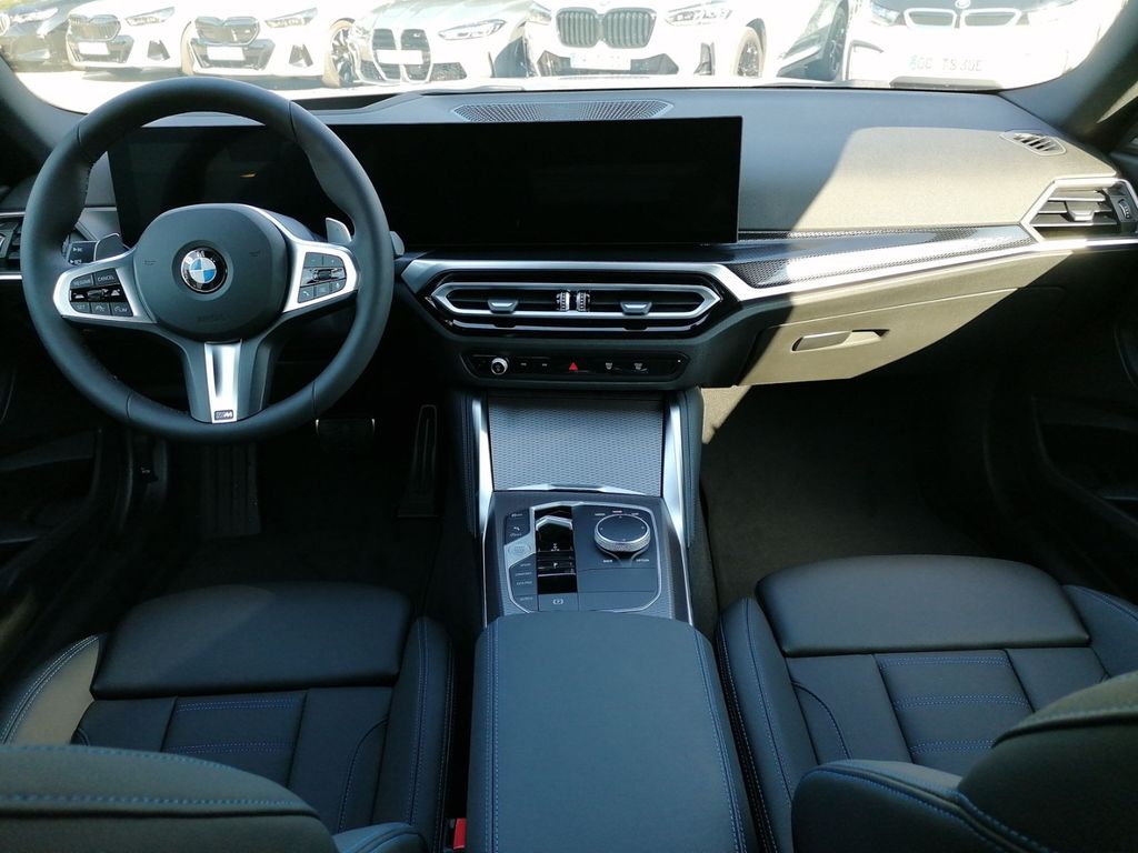 BMW 220 2025