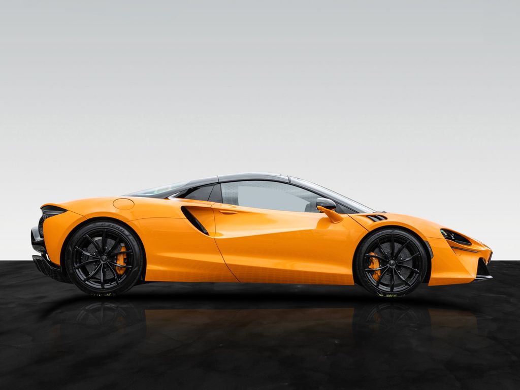 McLaren Artura 2024