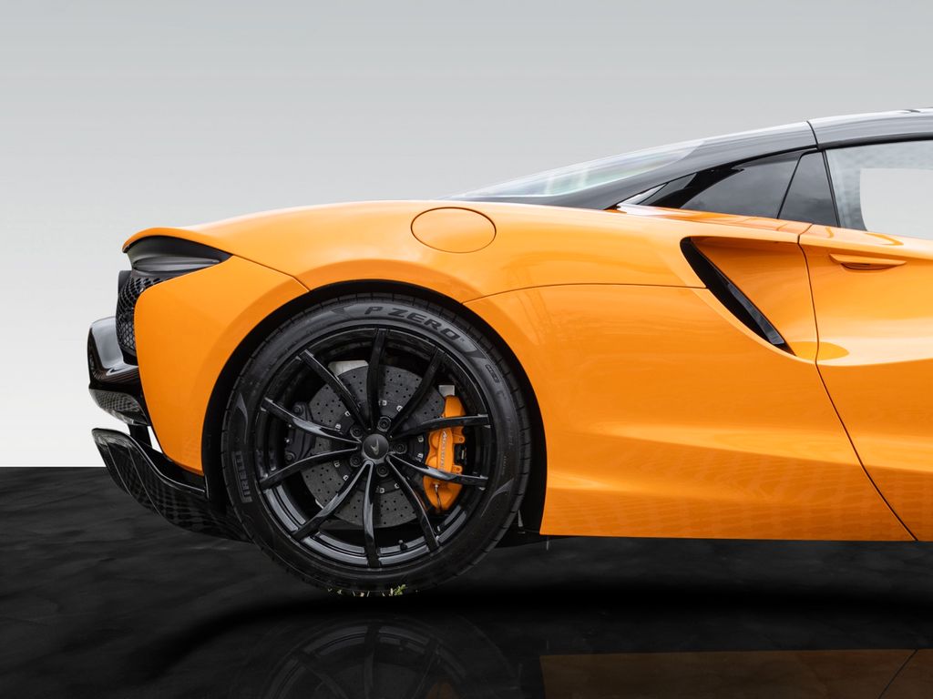 McLaren Artura 2024