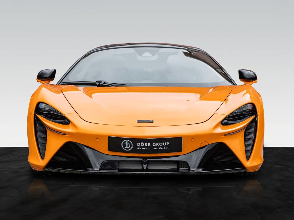 McLaren Artura 2024