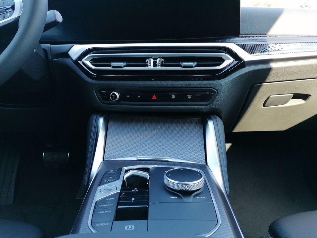 BMW 220 2025