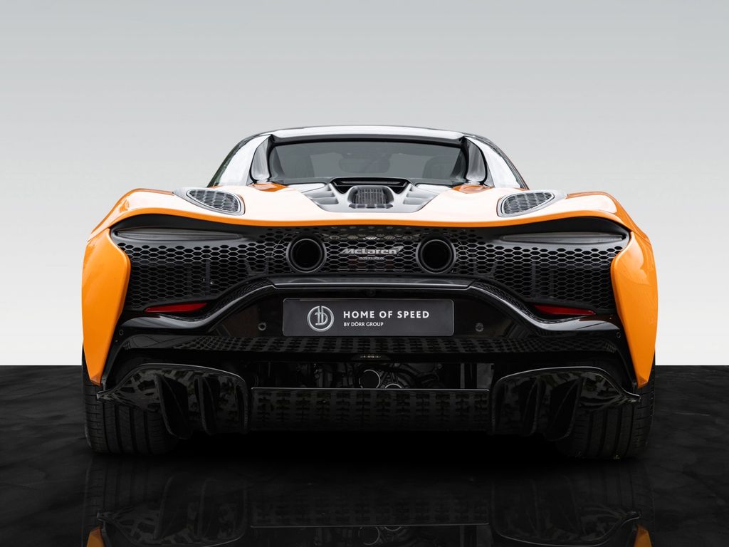 McLaren Artura 2024
