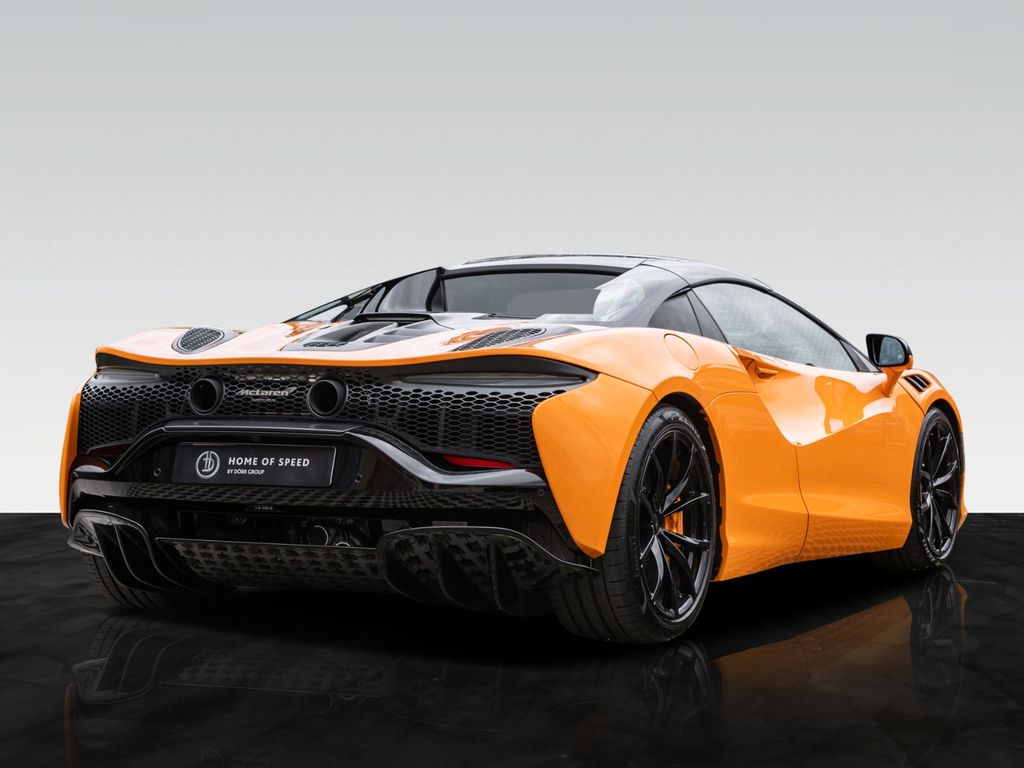 McLaren Artura 2024