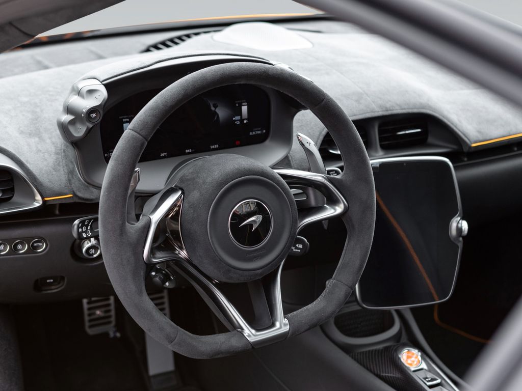McLaren Artura 2024