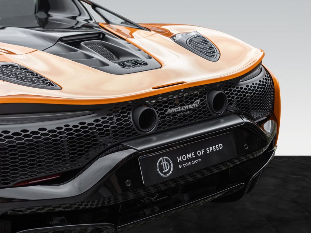 McLaren Artura 2024