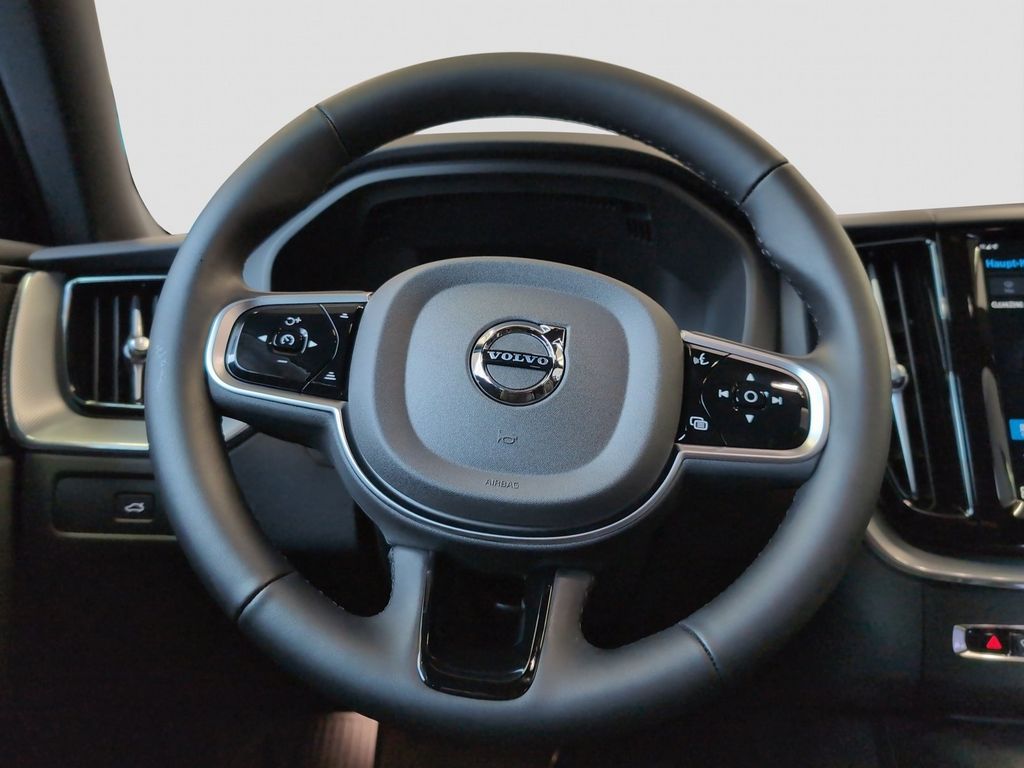 Volvo XC60 2025