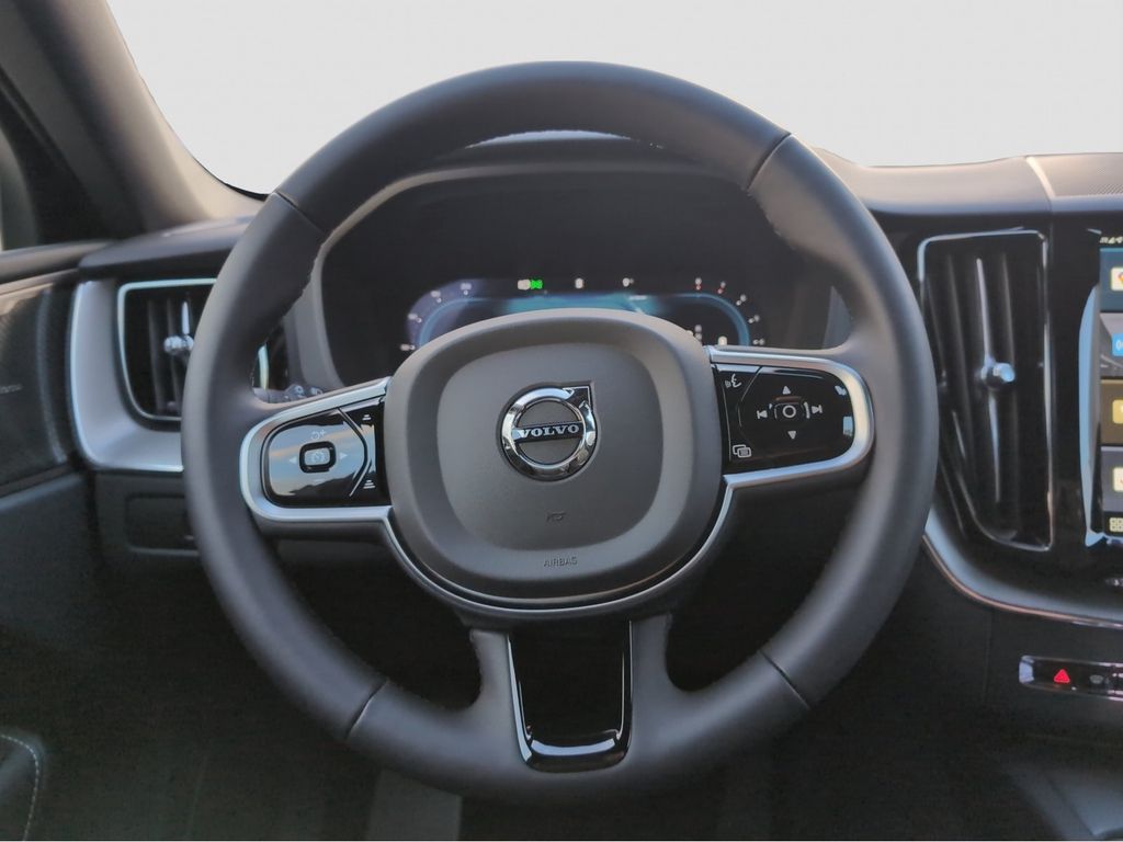 Volvo XC60 2025