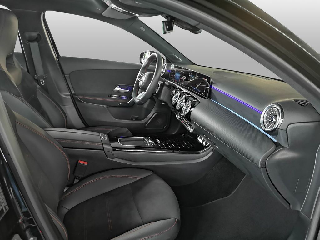 Mercedes-Benz A 200 2024