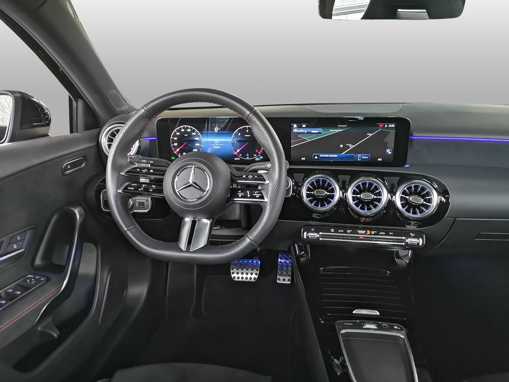 Mercedes-Benz A 200 2024