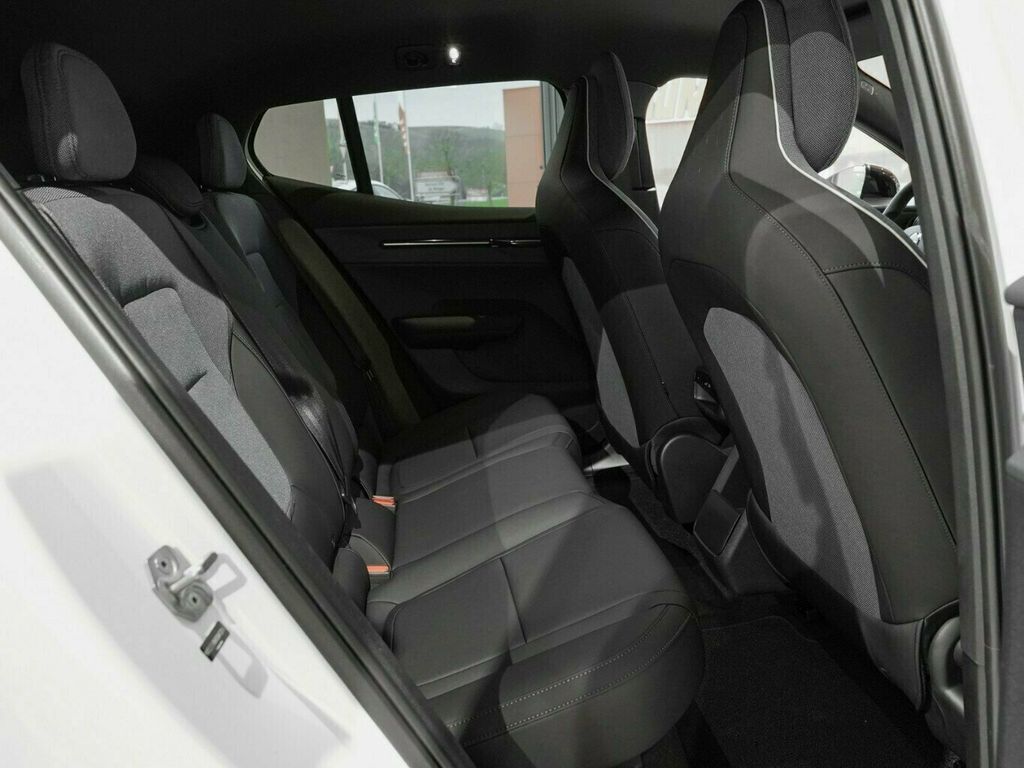 Volvo EX30 2025