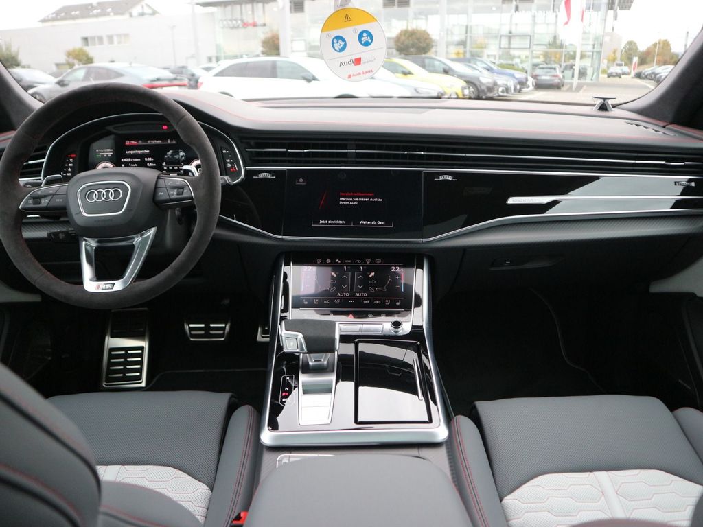 Audi RSQ8