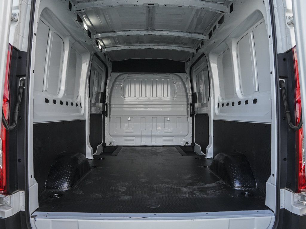 Maxus eDeliver 9 2025