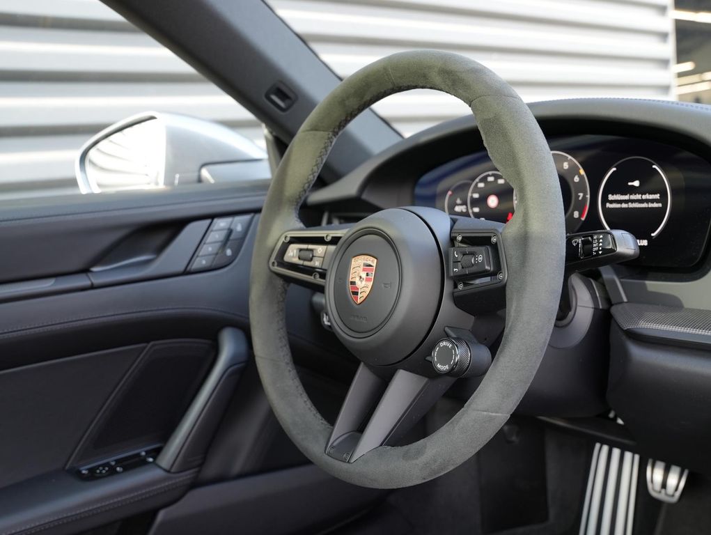 Porsche 992 2025
