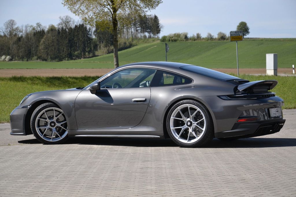 Porsche 992 2024