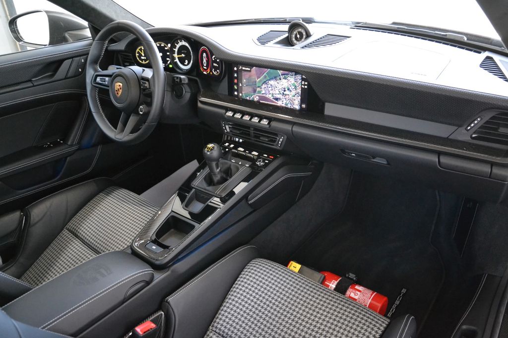 Porsche 992 2024