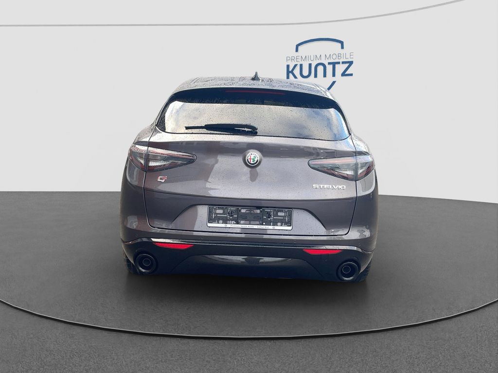 Alfa Romeo Stelvio 2025