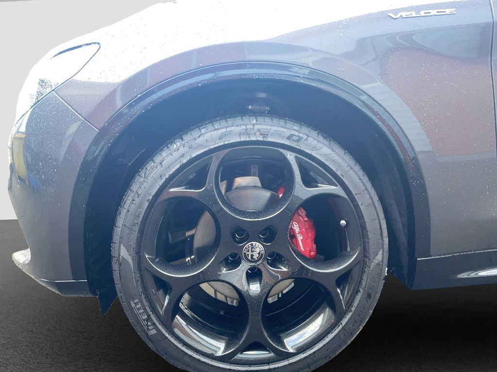 Alfa Romeo Stelvio 2025