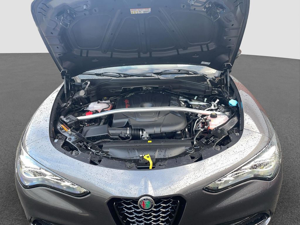 Alfa Romeo Stelvio 2025