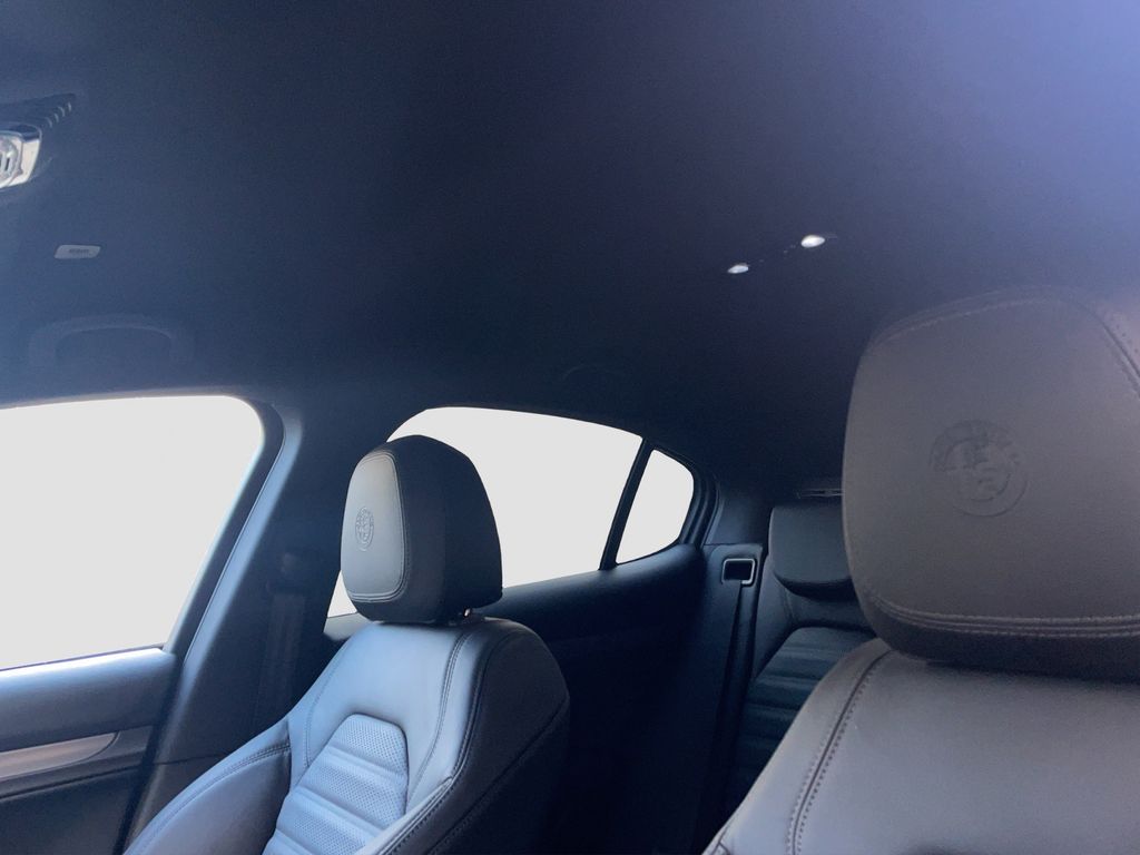 Alfa Romeo Stelvio 2025