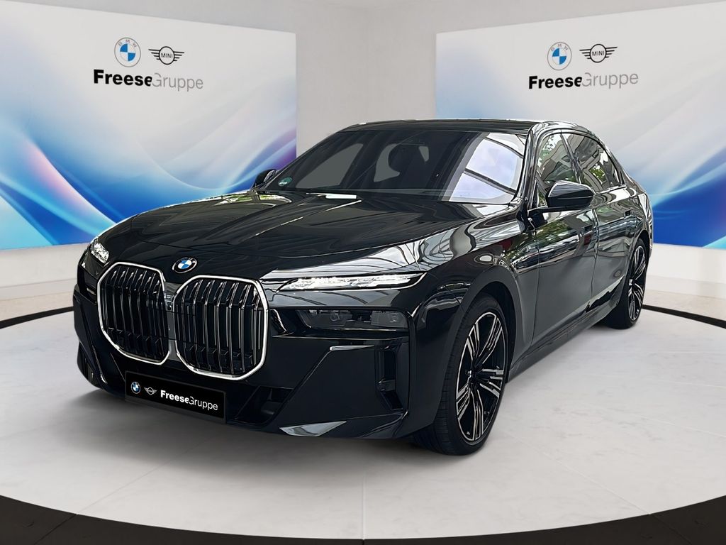 BMW 740 2025