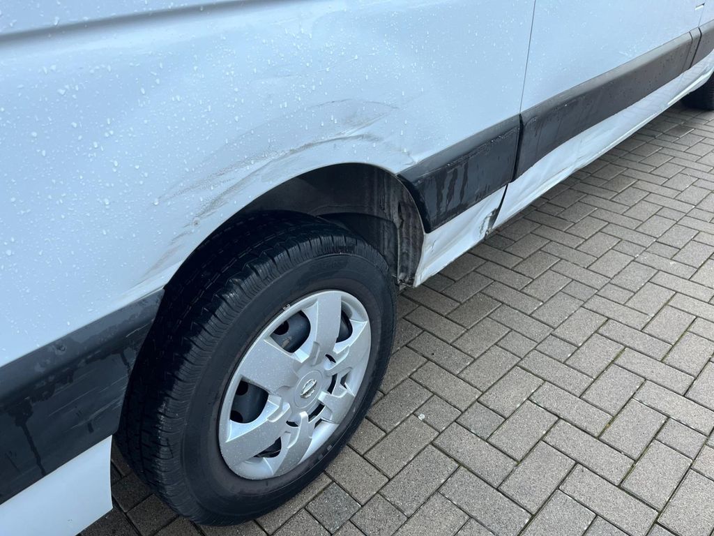 Nissan NV400 2021