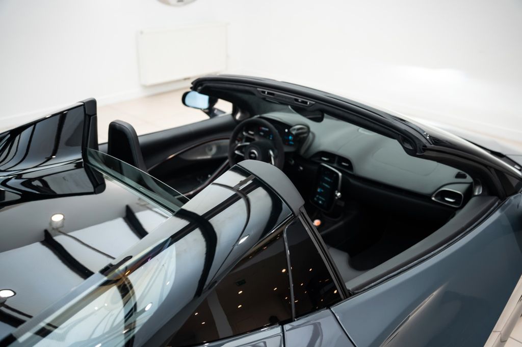 McLaren Artura 2024