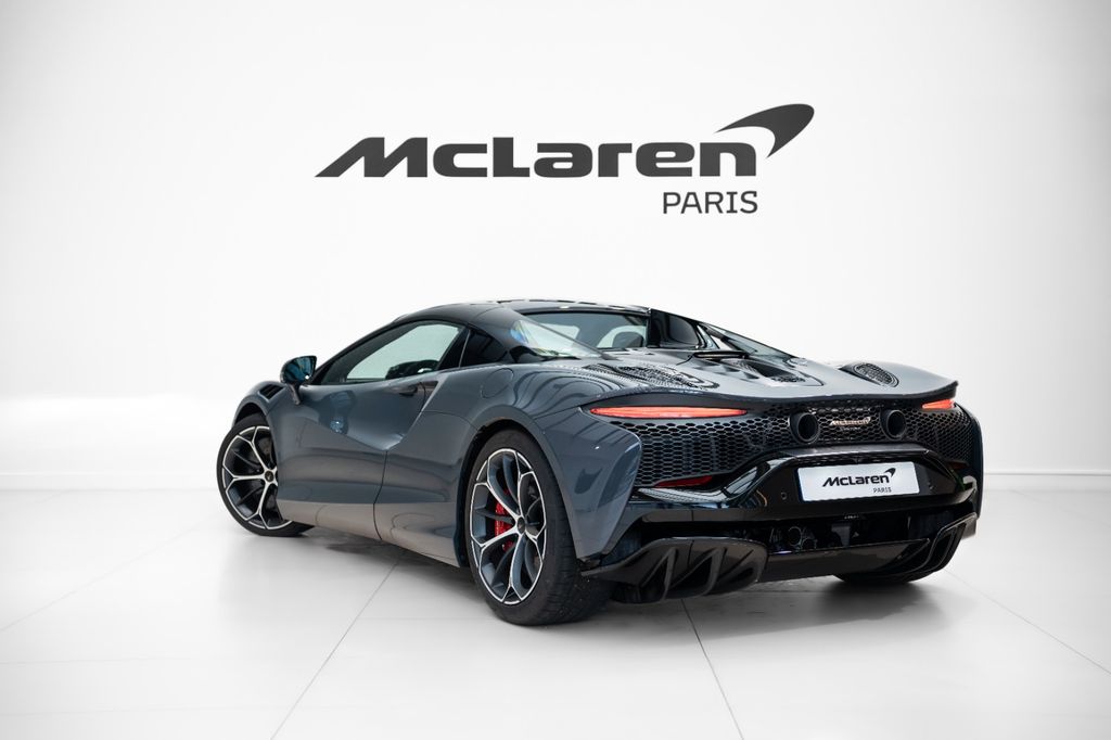 McLaren Artura 2024