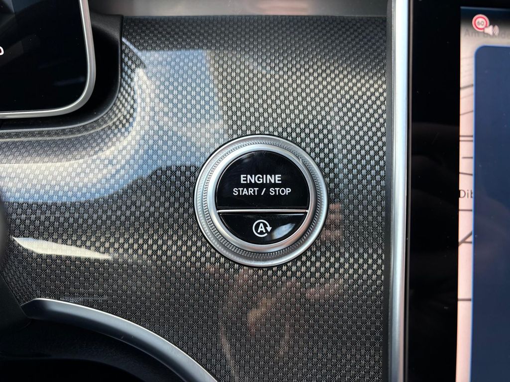 Mercedes-Benz C 300 2024