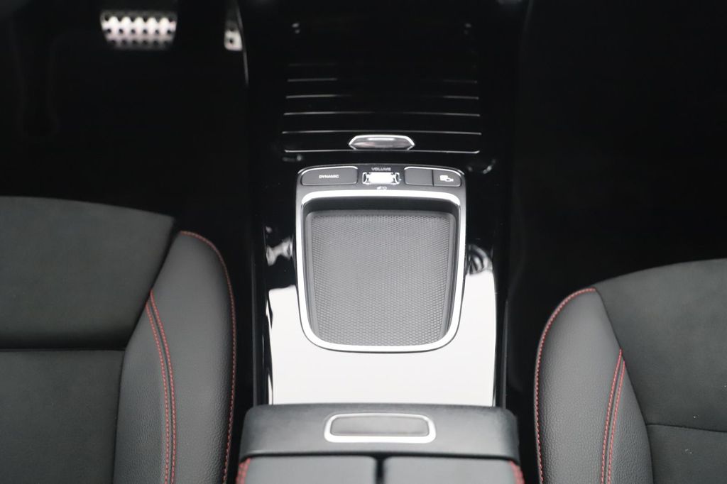 Mercedes-Benz A 200 2024