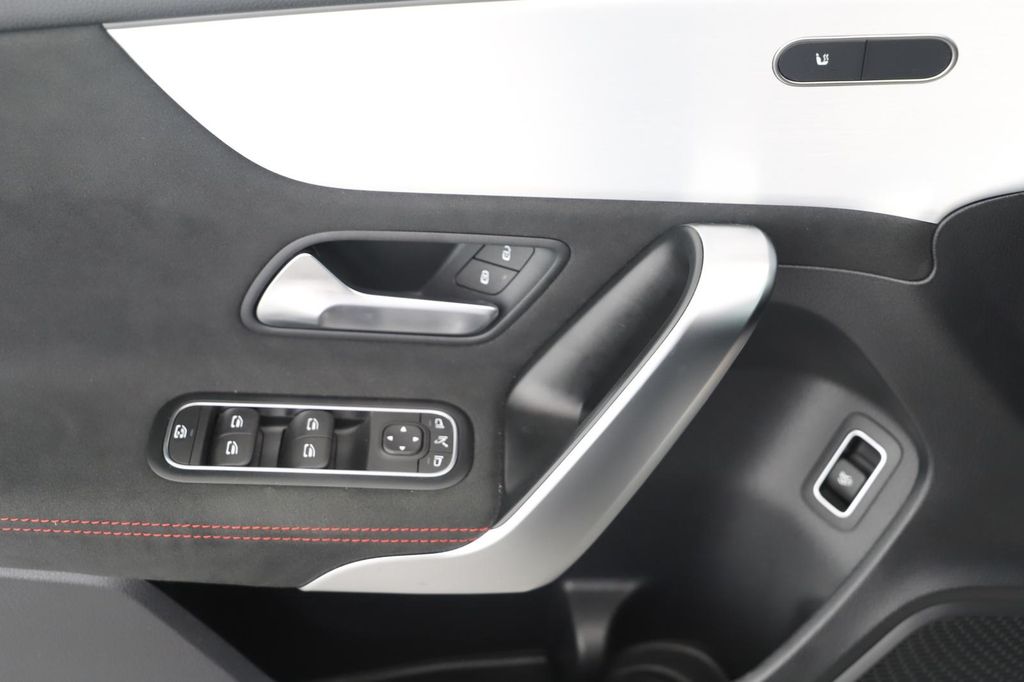 Mercedes-Benz A 200 2024