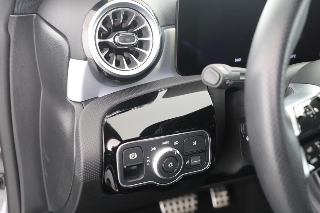 Mercedes-Benz A 200 2024