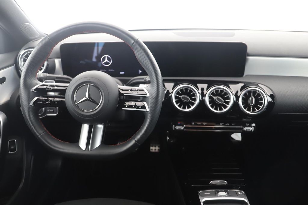 Mercedes-Benz A 200 2024