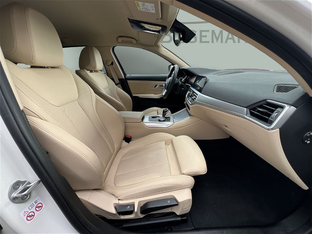BMW 318 2022
