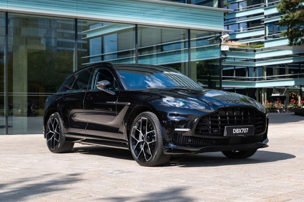 Aston Martin DBX 2024