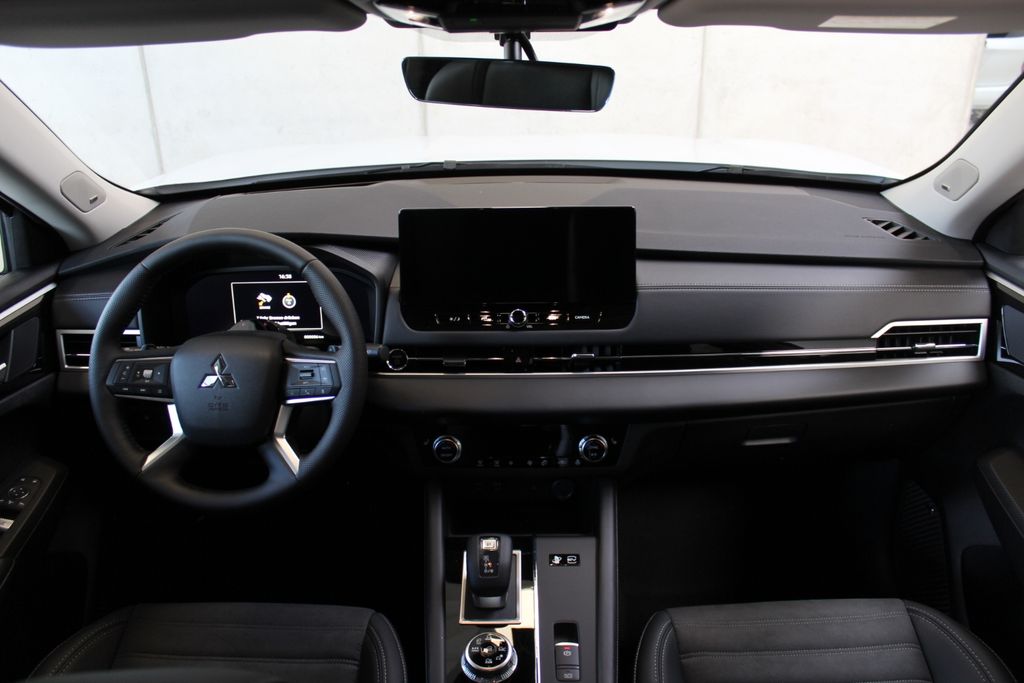 Mitsubishi Outlander 2025